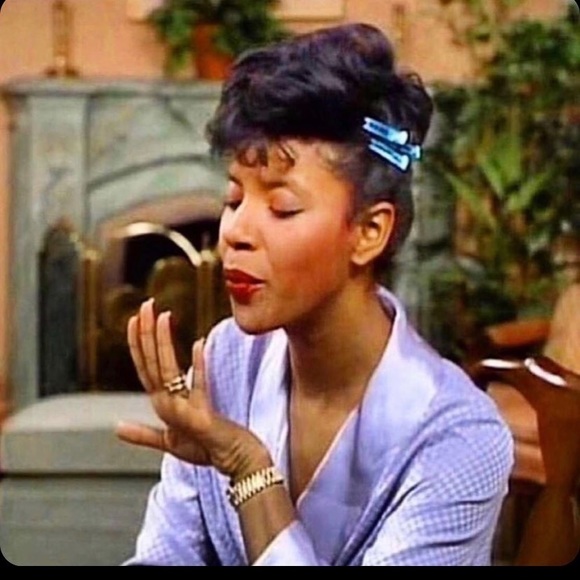 Meet your Posher, Fallon - Picture 16 of 17